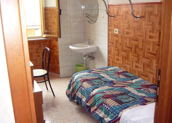 Cressy Otel *
